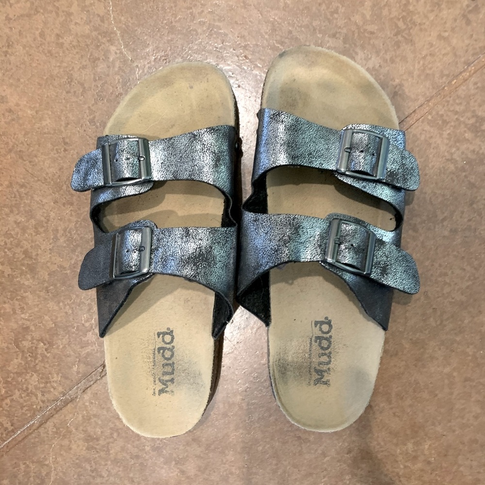 MUDD metallic sandal